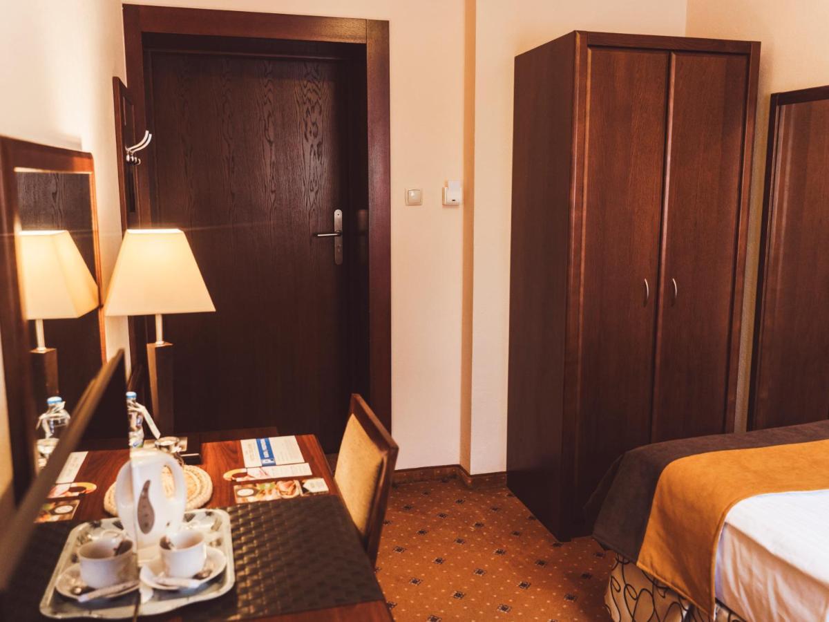 Hotel Osjann Biała Podlaska Buitenkant foto